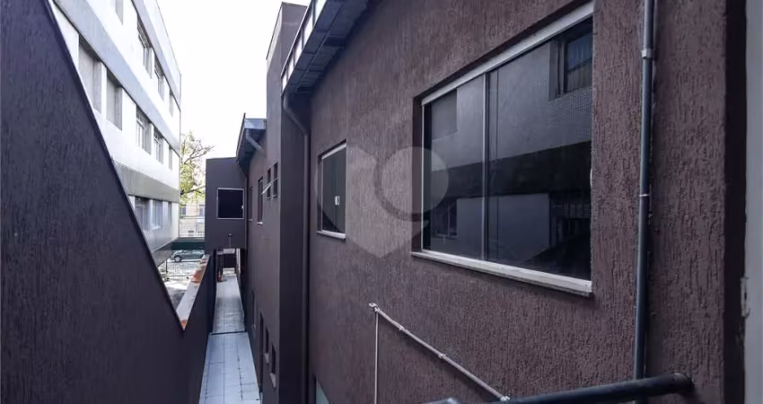 Prédio com 6 salas à venda na Rua Dronsfield, Lapa, São Paulo