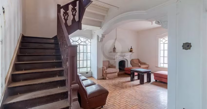 Casa à venda na Praça Buritama, Jardim América, São Paulo