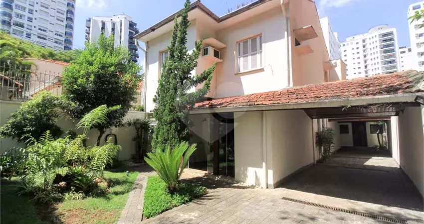 Casa à venda ou para alugar com 3 quartos, sendo 1 suíte,  em moema, são paulo - sp