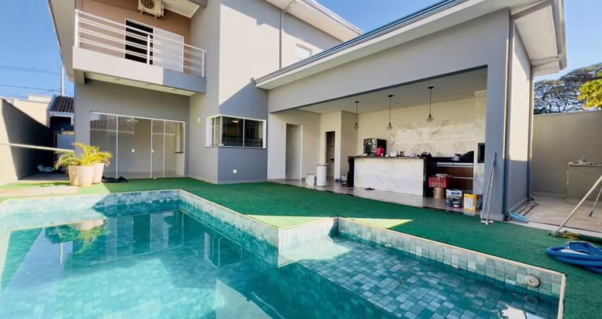Casa em Condomínio para aluguel com 450 m² e 3 quartos em Residencial Villaggio III, Bauru - SP