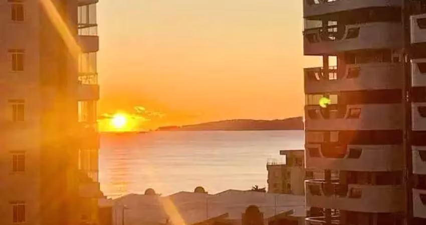 Apartamento em Meia Praia próximo ao Shopping Russi &amp; Russi