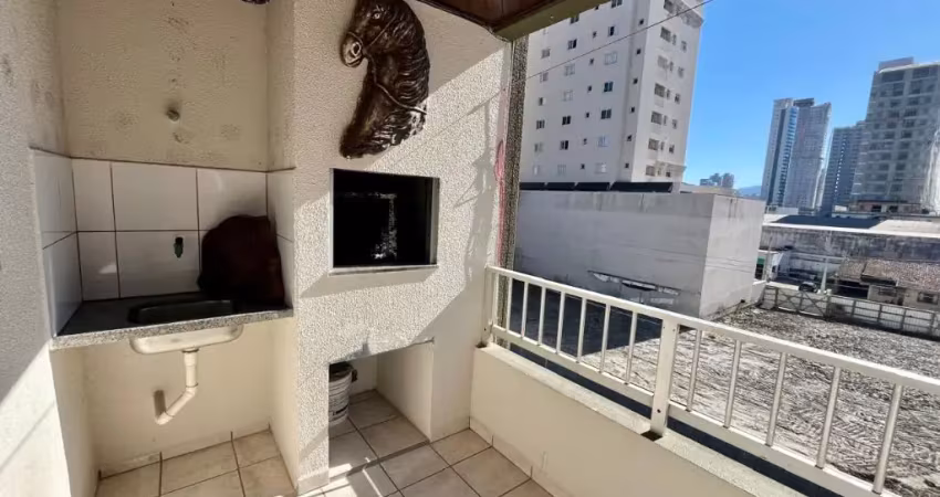 Apartamento mobiliado em excelente localização no perequê/porto belo - aluguel anual
