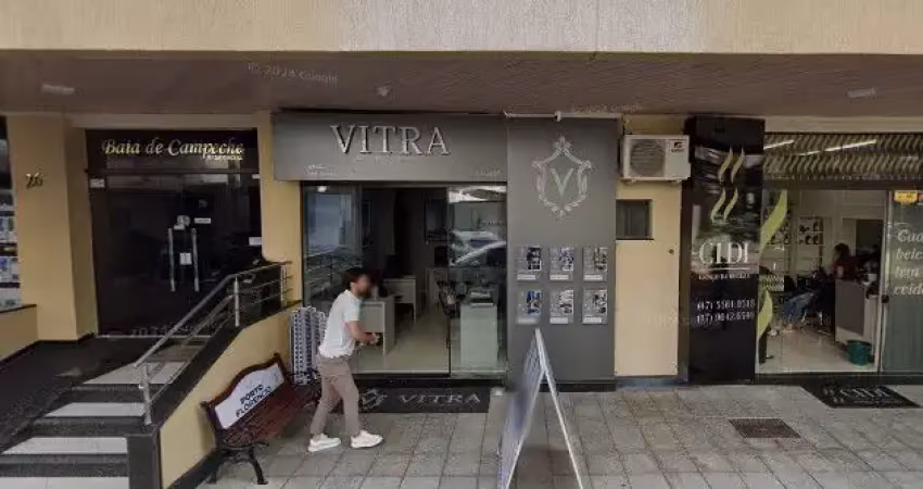 Sala comercial em meia praia à 15 metros da avenida nereu ramos