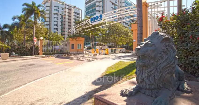 Apartamento à venda com 95,00m² e 2 quartos, com dependências, no rio 2 rj
