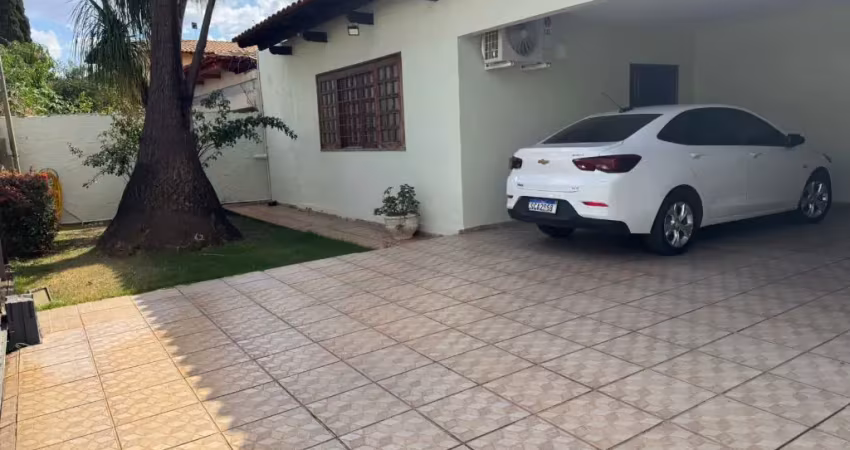 Casa com 3 quartos à venda na Rua C218, Jardim América, Goiânia