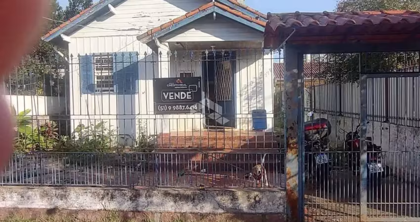 Casa com 2 quartos à venda na Rua Caetés, 278, Centro, Canoas