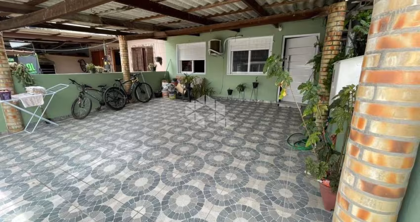 Casa em condomínio fechado com 2 quartos à venda na Rua Camboatás, 195, Igara, Canoas