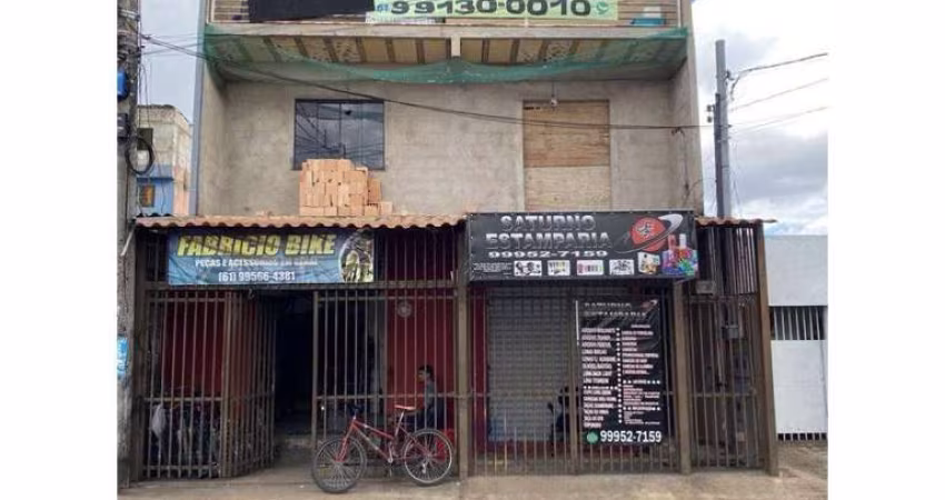 Prédio ao lado da Avenida Quadra 12 do Paranoá/DF