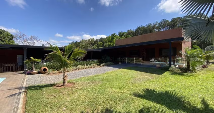 Lindo imóvel com 2.500m² na SMLN MI 13 ao lado do Ecoparque Villa Giardini no Lago Norte/DF