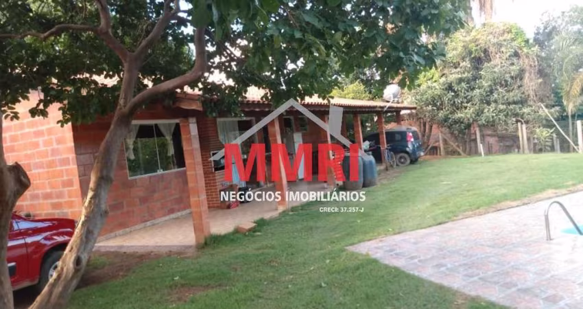 Chácara à venda em Araçoiaba da Serra-SP, bairro Jundiaquara: quarto, sala, 600m² de área.