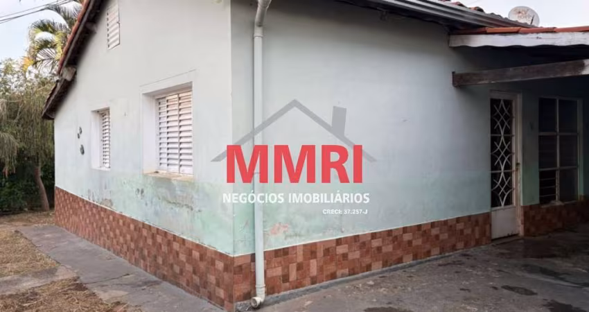 Casa à venda no CENTRO de Araçoiaba da Serra-SP: 2 quartos, 1 sala, 1 banheiro, 44,80 m². Venha conferir!