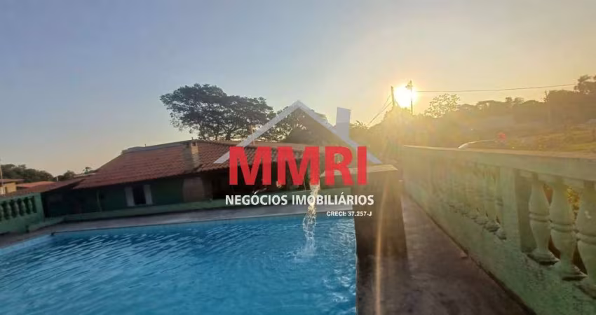 Chácara com piscina à venda em Araçoiaba da Serra-SP: 3.950m²