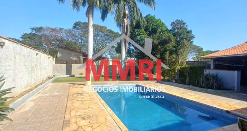 Chácara de 1.000m² com piscina à venda em Araçoiaba da Serra-SP!