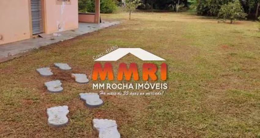 Chácara de 1.000m² com PISCINA e 3 quartos no Campo do Meio em Araçoiaba da Serra