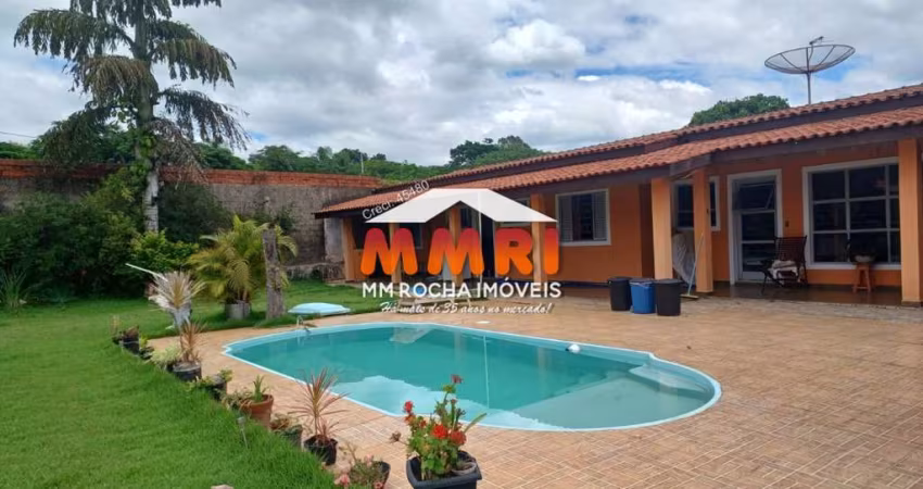 Chácara com piscina, 1.225m², 3 quartos, suíte: R$550.000, ACEITA FINANCIAMENTO!