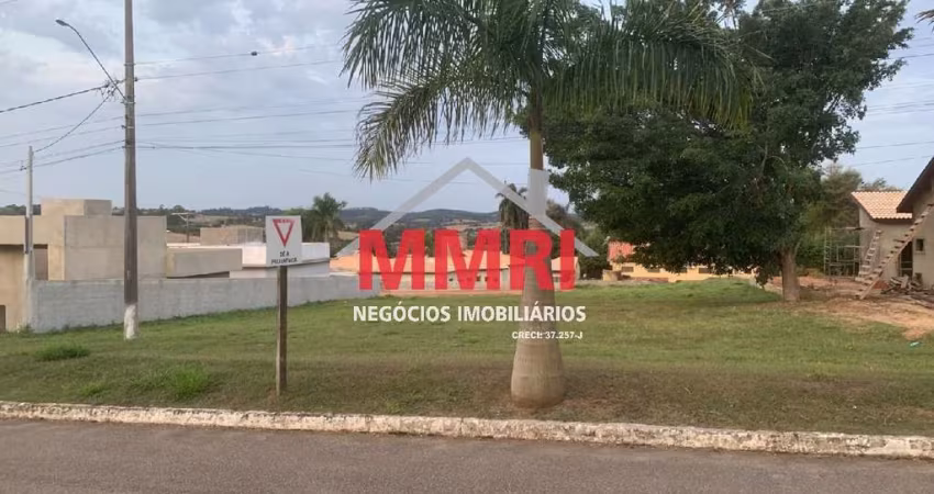 Terreno para venda no Condomínio Village da Serra