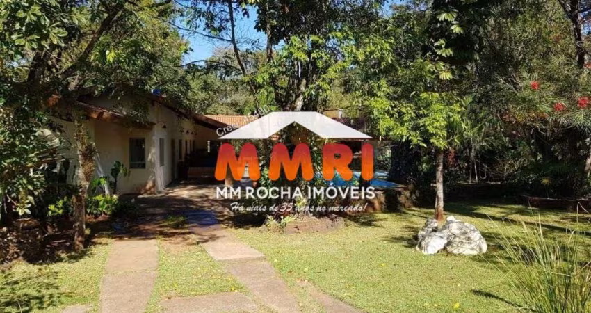 Chácara com 4 dormitórios à venda no Condomínio Solar Íris Beach - Avaré/SP