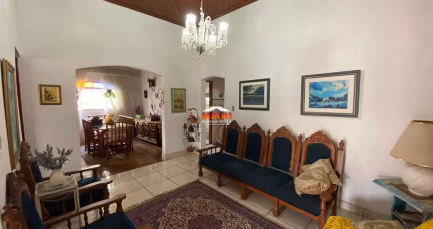 Casa com 3 dormitórios no Centro de Araçoiaba da Serra