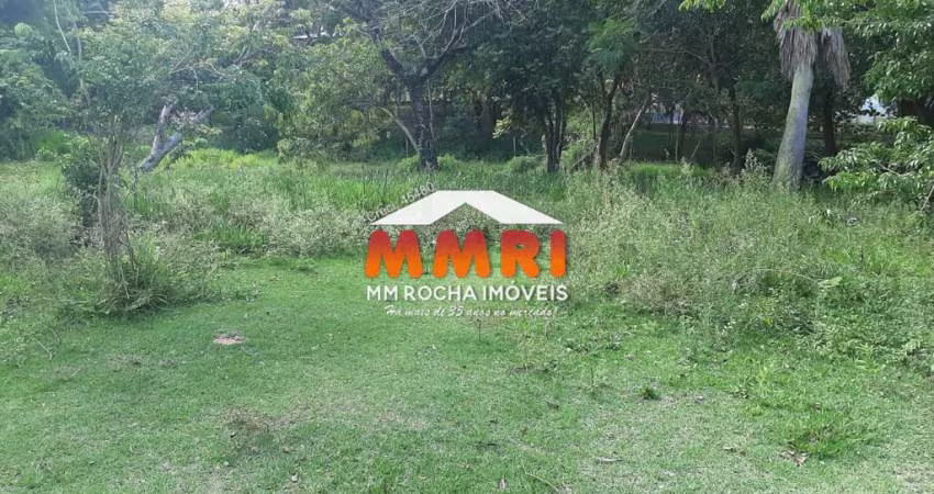 TERRENO Á VENDA NO CENTRO DE ARAÇOIABA DA SERRA/SP