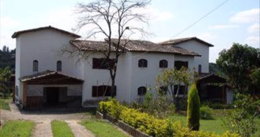 Espetacular Sítio à Venda em Araçoiaba da Serra-SP, Bairro Jundiaquara: 8 Quartos, 6 Suítes, 2 Salas, 6 Banheiros, 3 Vagas de Garagem, 30.000m² de Área.
