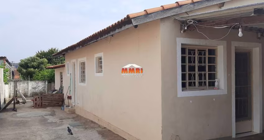 Casa com 3 dorms, Centro, Araçoiaba da Serra - R$ 350 mil, Cod: 2744