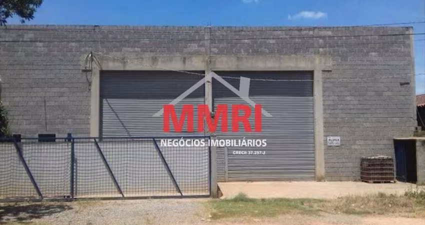 Galpão Comercial de Alto Padrão para Venda ou Locação em Araçoiaba da Serra-SP, Bairro Salete: 5 Salas, Banheiro, Vaga, 500m² de Área.