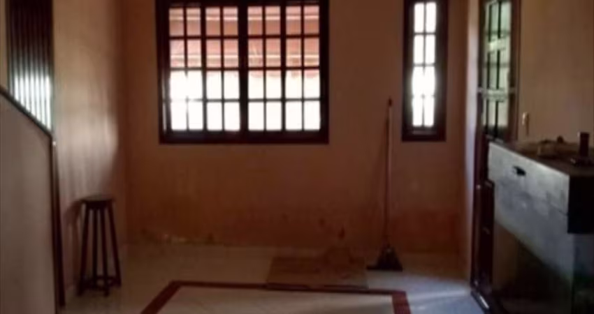 Sobrado com 3 dorms, Vila Jussara Maria, Avaré