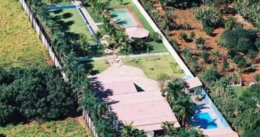 Viva em um paraíso particular com lazer completo para sua família.