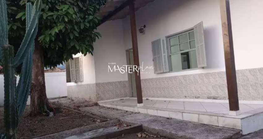Casa à venda na Avenida Coronel Napoleão Duarte, 170, Campo Alegre, Itatiaia