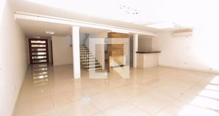 Casa à Venda - Campo Belo, 3 Quartos,  330 m2