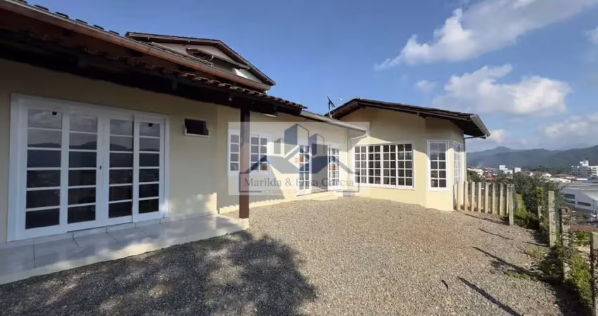 Casa com 3 quartos para alugar no Souza Cruz, Brusque 