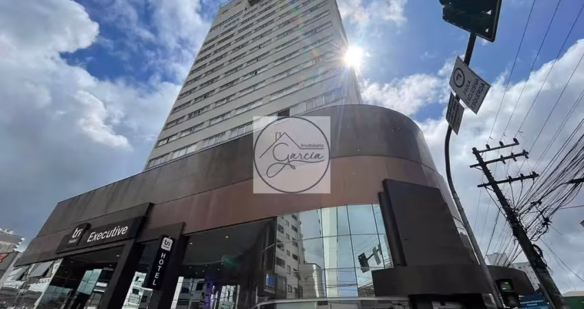 Sala comercial para alugar na Rua Alexandre Athanásio Gevaerd, 45, Centro I, Brusque