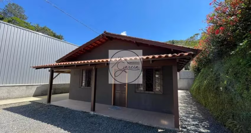 Casa com 3 quartos para alugar na Rua Henrique Cabral e Silva, 41, Cedrinho, Brusque