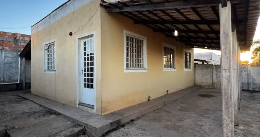 Casa com 3 quartos à venda no Icaraí, Divinópolis 
