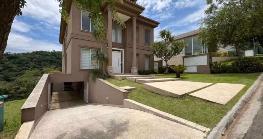 Casa com 5 suítes à venda no condomínio genênis ii.