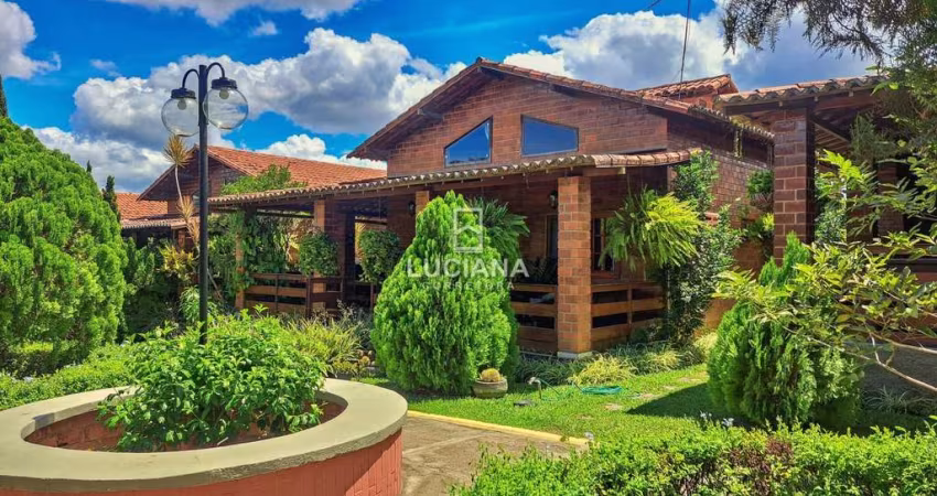 Conheça essa Maravilhosa Casa em Condomínio - 4 Quartos - Gravatá/PE