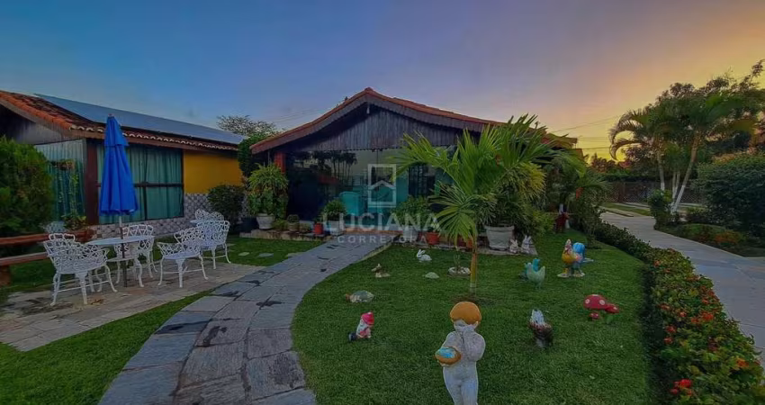 Ótima casa com 3 suítes em condomínio próximo da via local!