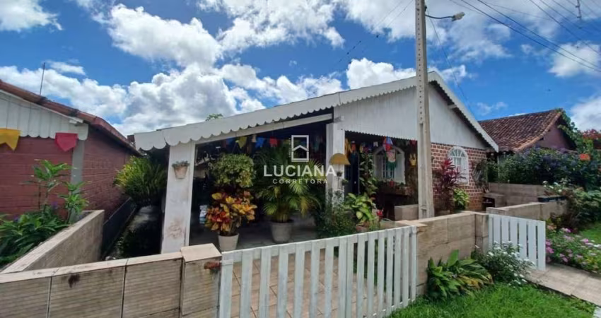 Próxima do centro da cidade! Casa com 3 quartos em condomínio