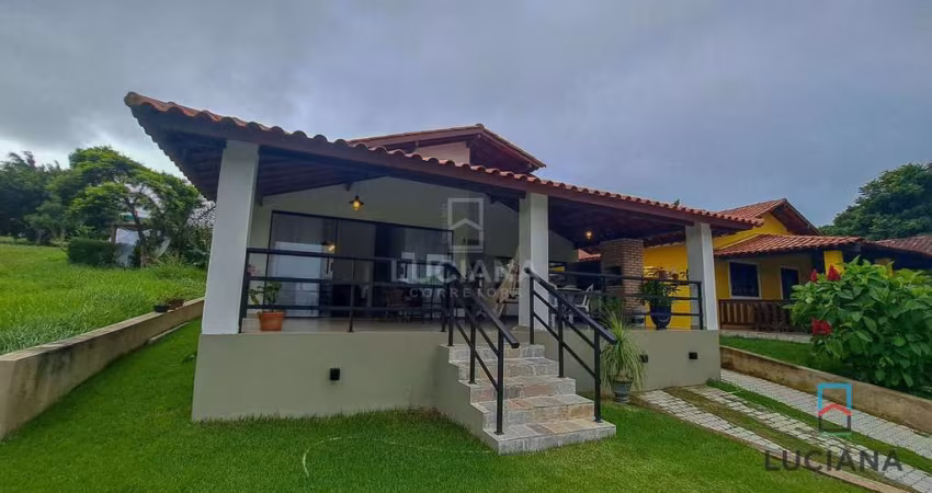 Casa com 03 quartos - Condomínio aconchegante!