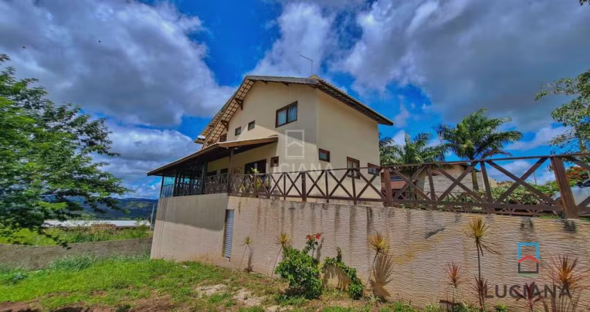 Casa com Belíssima Vista e Próximo da Cidade