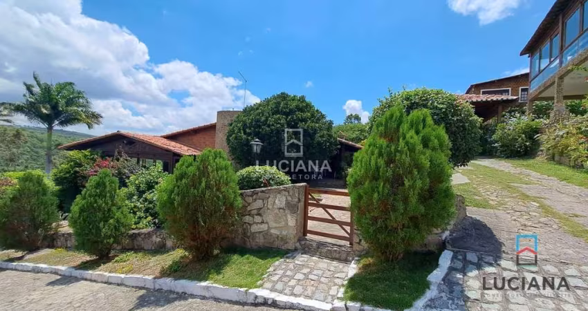 Excelente casa com 4 suítes em condomínio com vista!