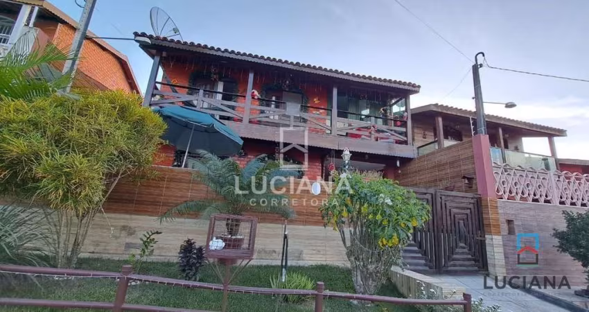 Casa de 2 pavimentos Fora de Condomínio à Venda