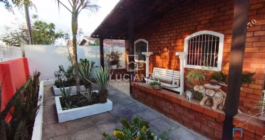 CASA TOTALMENTE SOLTA À VENDA EM GRAVATÁ