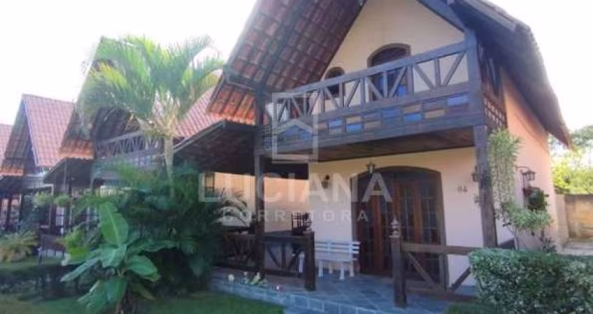 Casa com 03 Quartos à venda em Privê Fechado