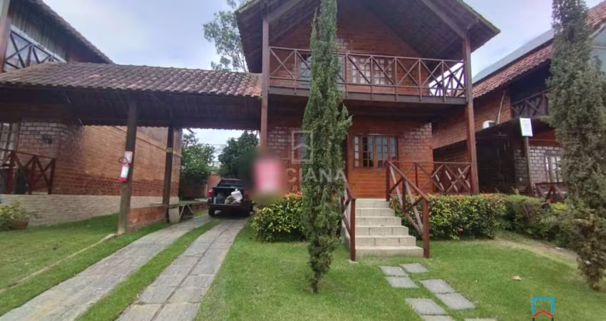 Casa à venda em Privê com Ruas Calçadas