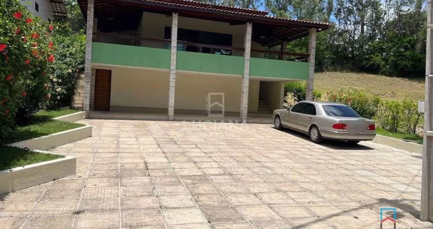 Casa em Condomínio às Margens da BR - 4 quartos sendo 3 suítes
