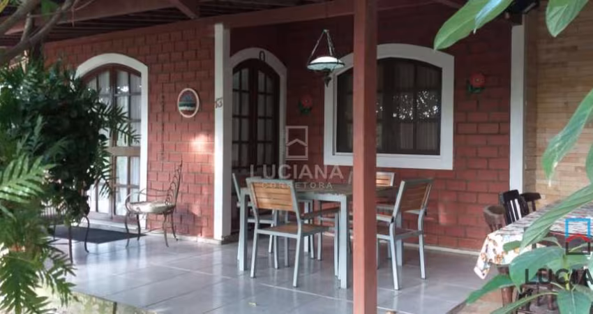 CASA EM CONDOMÍNIO