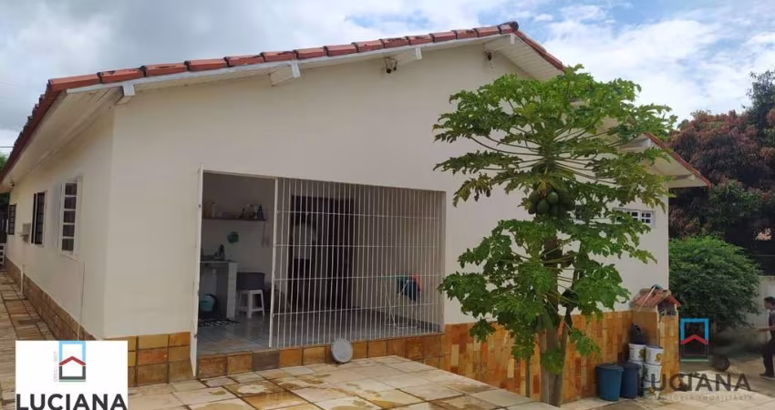 Casa no Centro da Cidade de Gravatá-PE - 5 Quartos