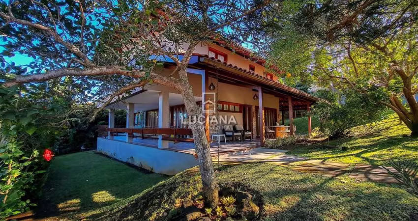 Oferta por tempo limitado! Casa de Alto Padrão em condomínio próximo da cidade
