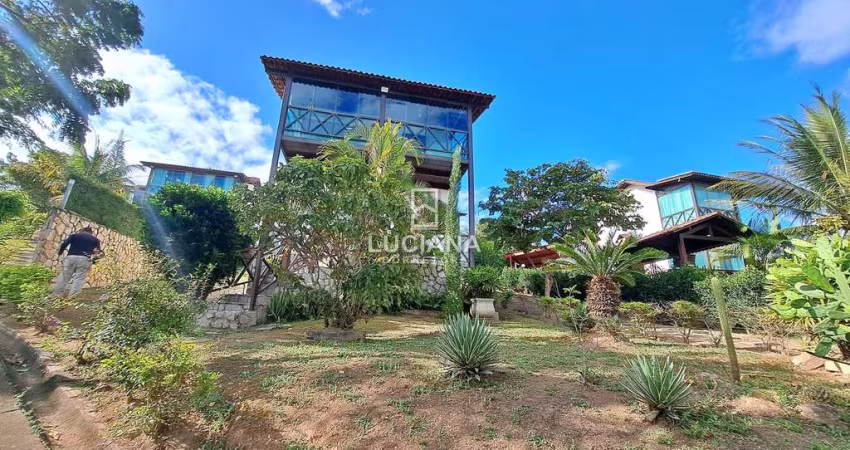 Excelente Casa com 4 Quartos e Vista em Condomínio! Gravatá/PE